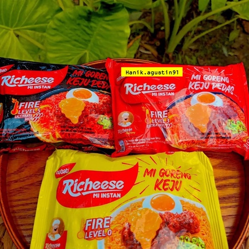 

Mie Goreng Keju Richeese / Mie Keju Richeese Pedas Level 0/3/5 - goreng lev 0 Halal