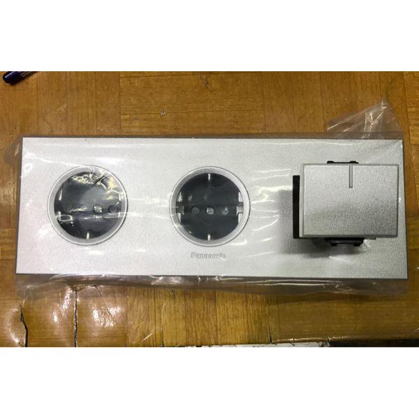Saklar Listrik | Stop Kontak + Stop Kontak +Saklar Mata Besar Panasonic Silver