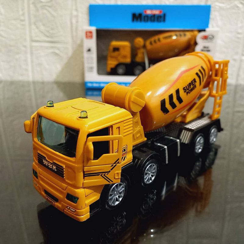 Jual Diecast Truk Molen Alloy Jalan Pullback Miniatur Truck Mixer Semen