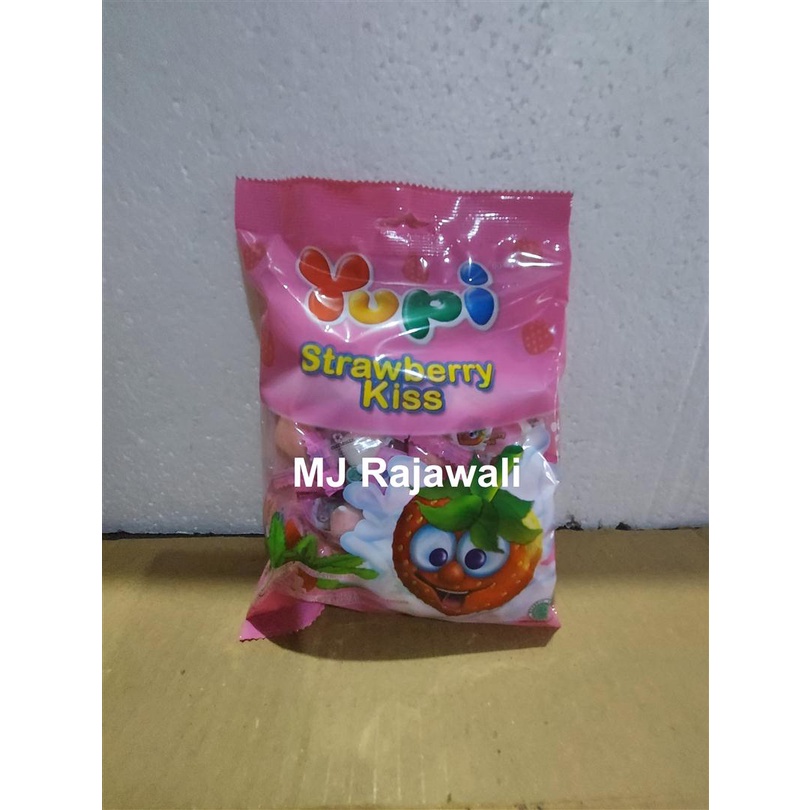 

Permen Yupi Strawberry Kiss 120 gram