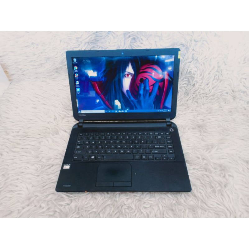 Laptop Laptop Toshiba satellite C40d Ram 4gb HDD 500gb AMD E1 murah meriah