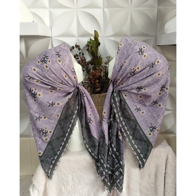 Hijab Motif Authentism / Hijab Branded Segiempat