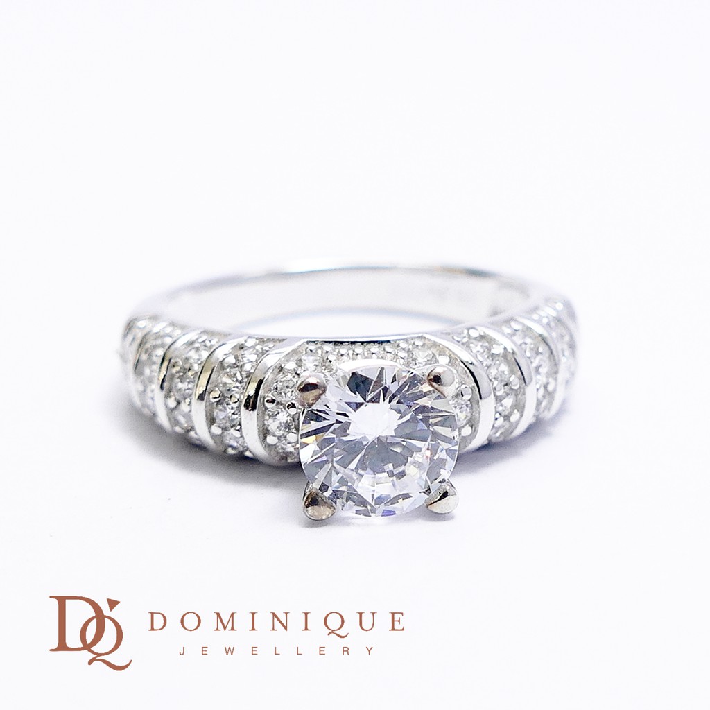 

Dominique Jewellery- Cincin Solitaire 75% SNI DQC 629