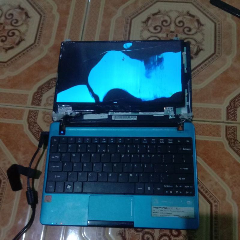 Mesin notebook acer aspire one 722