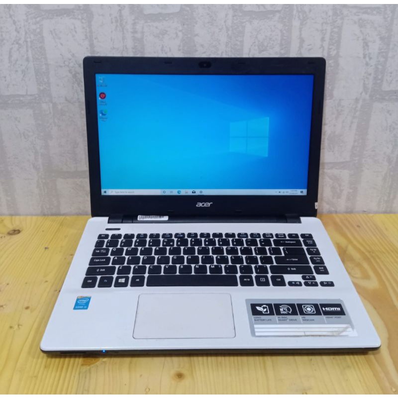 Laptop Acer Aspire E5-471 Cor i3-4030U Ram 4GB HDD 500GB Layar 14 inch Full aplikasi siap pakai