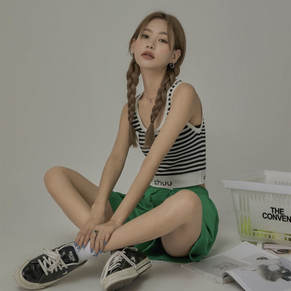 Musim panas baru katun suspender hitam dan putih bergaris rompi tanpa lengan huruf CHUU klasik botto