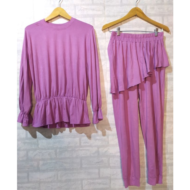 Setelan celana by Floating extu