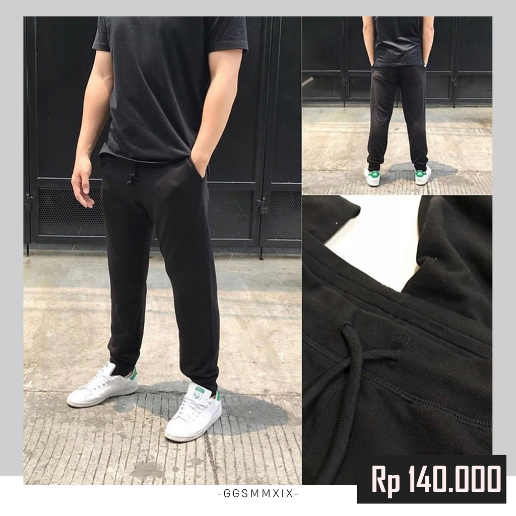 uniqlo black joggers