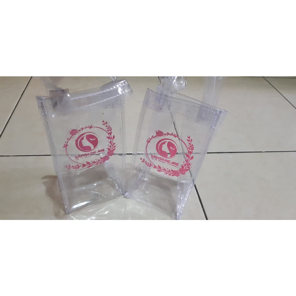 

Tas mika uk 10x20x10 (sablon 1sisi 1warna)