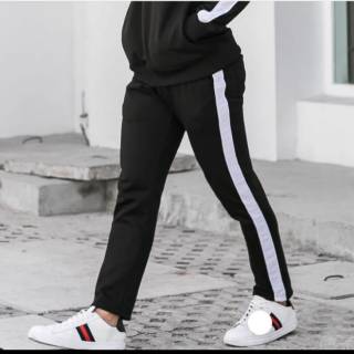 CELANA JOGGER HITAM STRIP PUTIH POLOS SWEATPANTS STRIPES CELANA JOGGER HITAM STRIP PUTIH POLOS SWEATPANTS STRIPES