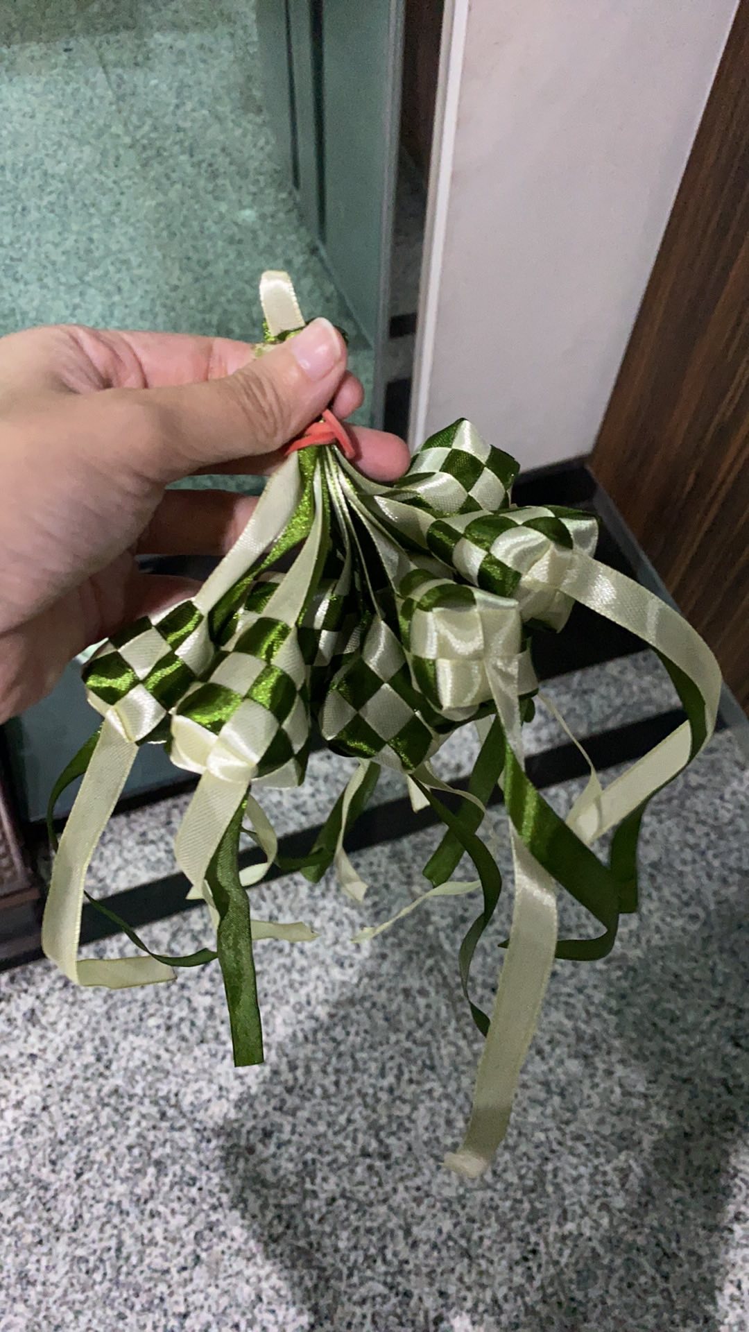 Ketupat Hias  Hijau Lumut Cream 4x4x2cm Isi 12 Pcs Hiasan Ruangan Event Booth Dekor