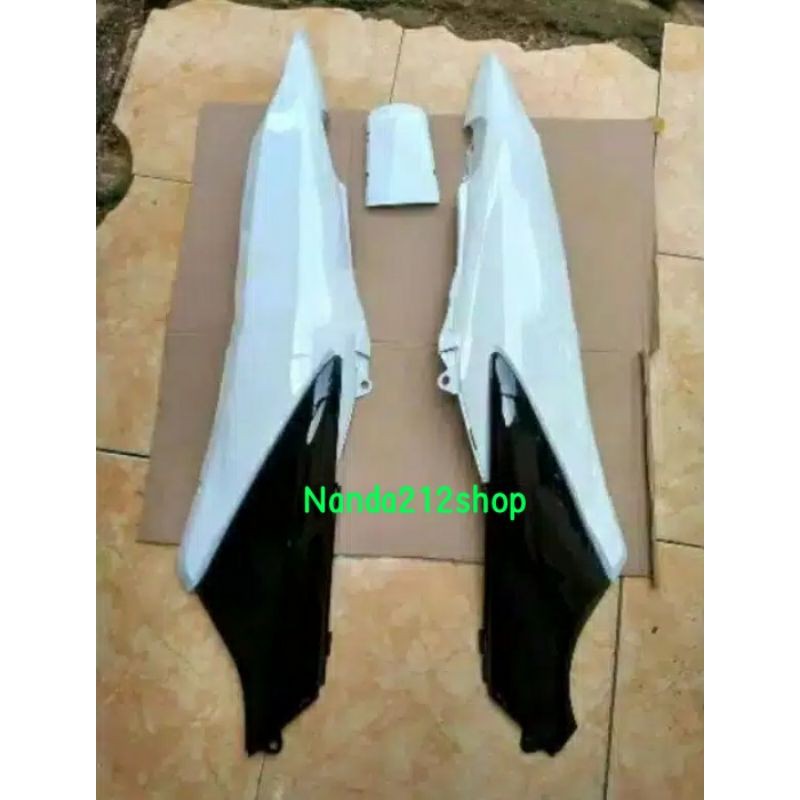 Cover body R/L supra x 125 batman putih