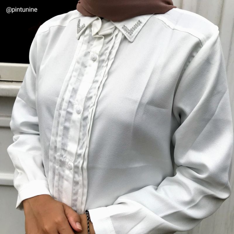 KEMEJA PUTIH WANITA , KEMEJA HITAM WANITA , KEMEJA FORMAL , KEMEJA POLOS WANITA , KEMEJA