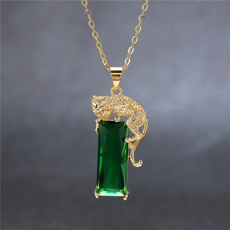 [Ready Stock]Fashion Gold-Plated Leopard Pendant Green Crystal Necklace