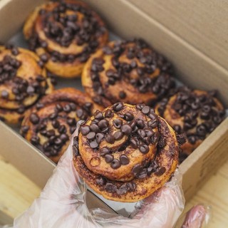 

Chocolate Chips Cinnamon Rolls (Mini Size)