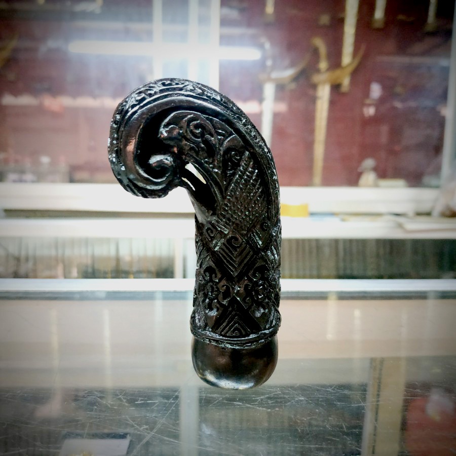 Deder Gagang Keris Kayu Kemuning Ukiran Donoriko Cenangan