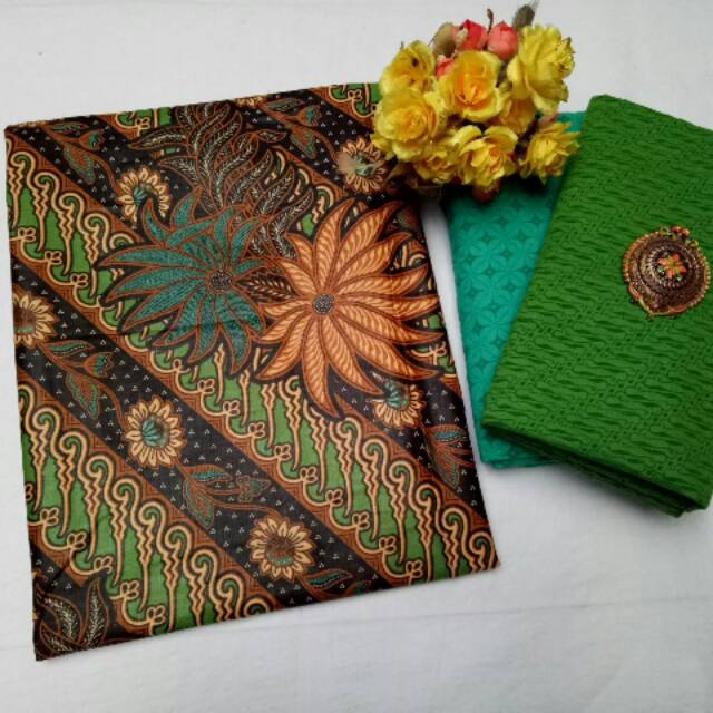 Boetik Bateeqkoe Online menjual aneka macam kain batik dg kualitas terbaik dan harga murah meriah