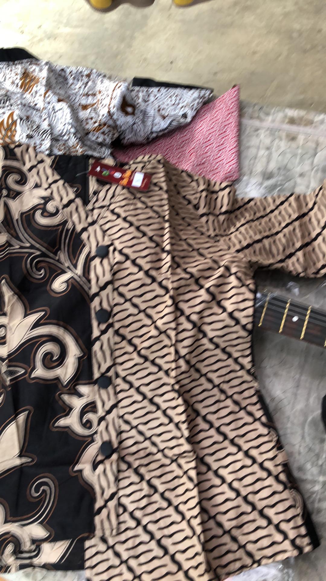 Atasan Batik Wanita Blouse Motif Kangkung Kombinasi Motif Parang Warna Coklat Muda Terlaris 2021