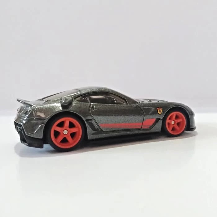 Ban Karet hotwheels Bintang Spoke 5 red Original Mattel ukuran 10-12