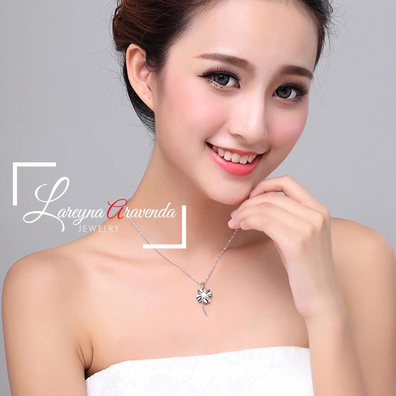 Kalung Titanium Asli + Liontin Model Daun Clover Crystal Kristal Zirconia