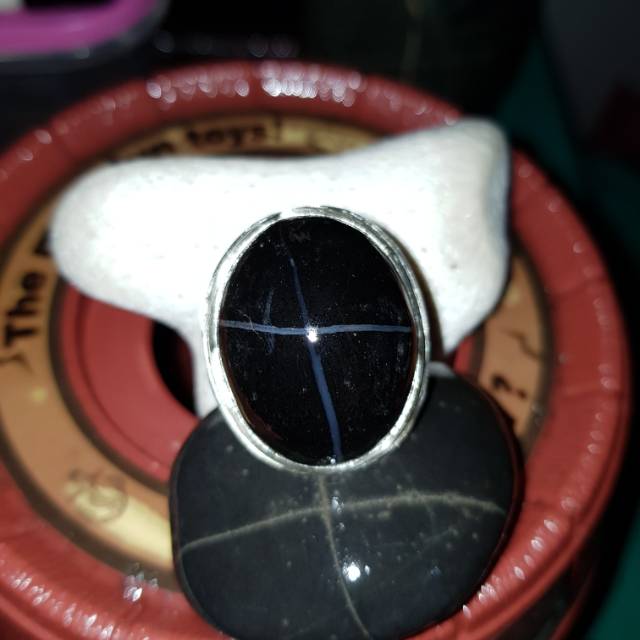 Batu Tapak Jalak vivo 2
Uk 28 x 22 x 13
Batu Tali Warna putih susu asli
Batu natural