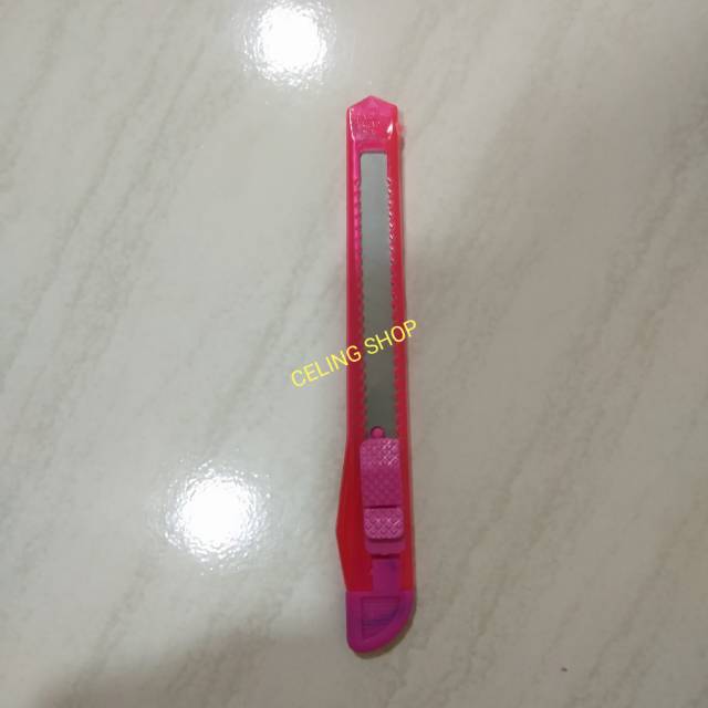 

PISAU CUTTER CUTER KNIFE PEMOTONG KECIL MINI