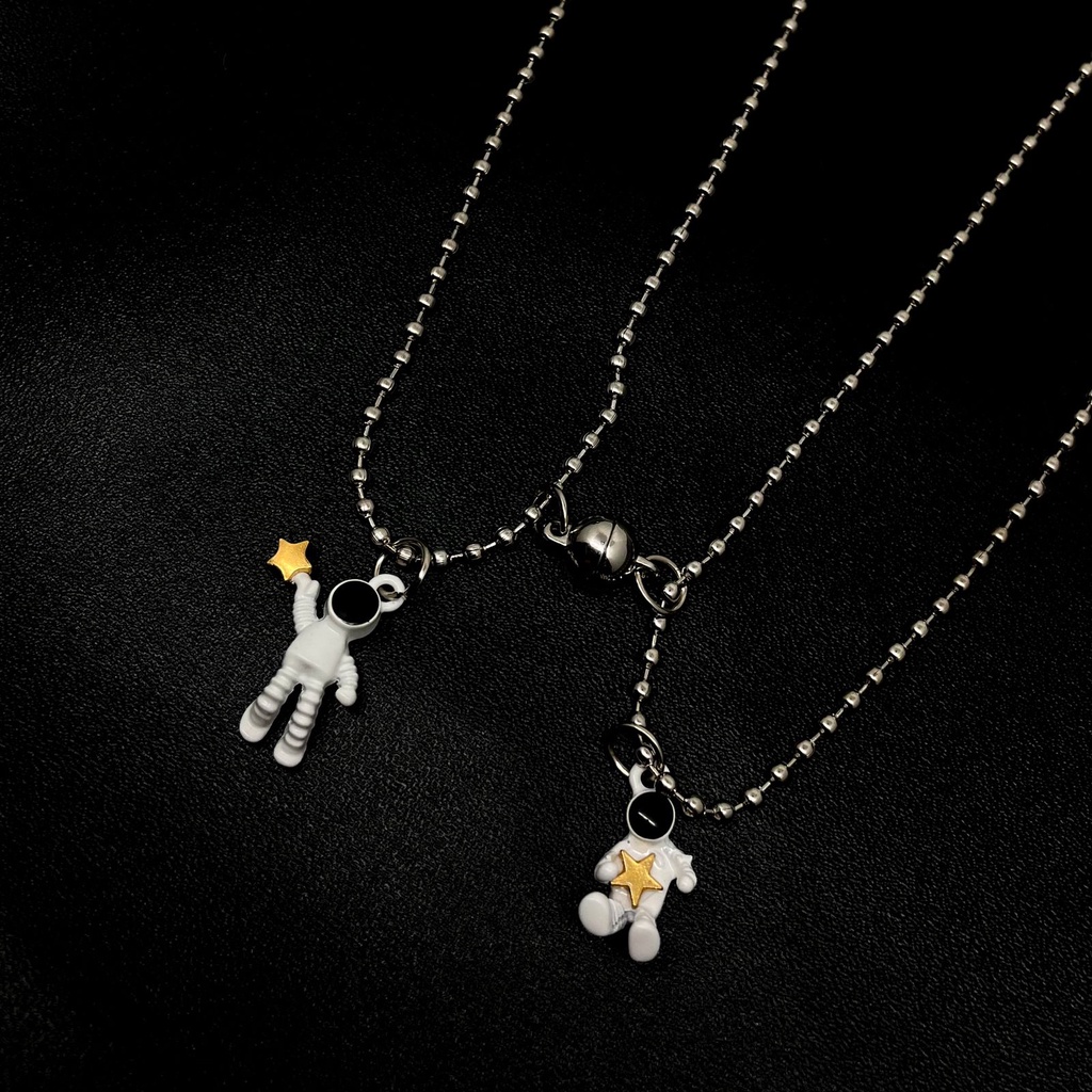 2 pcs Kalung Magnet Couple Love Astronot Model Korea Elegant