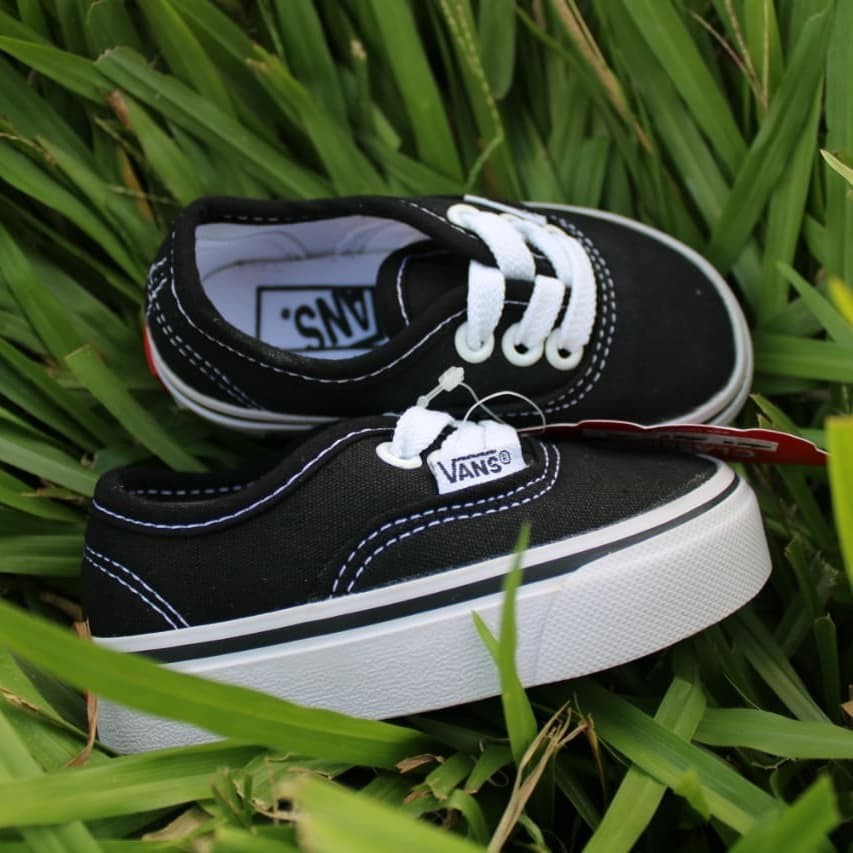 SEPATU VANS AUTHENTIC BLACK WHITE HITAM PUTIH KADO ANAK KECIL TK SD COWOK CEWEK LAKI LAKI PEREMPUAN