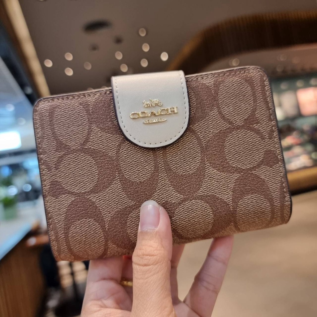 dompet wanita lipat 0082 canvas signature new ladies medium wallet multi-card card holder, coin purse New Style MEDIUM CORNER ZIP WALLET IN SIGNATURE CANVAS