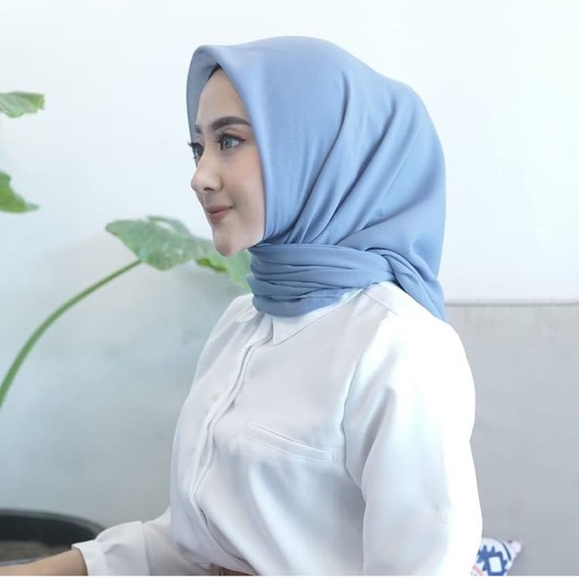 Hijab Segi Empat Bella Square Polycotton Seri Warna Abu Shopee Indonesia