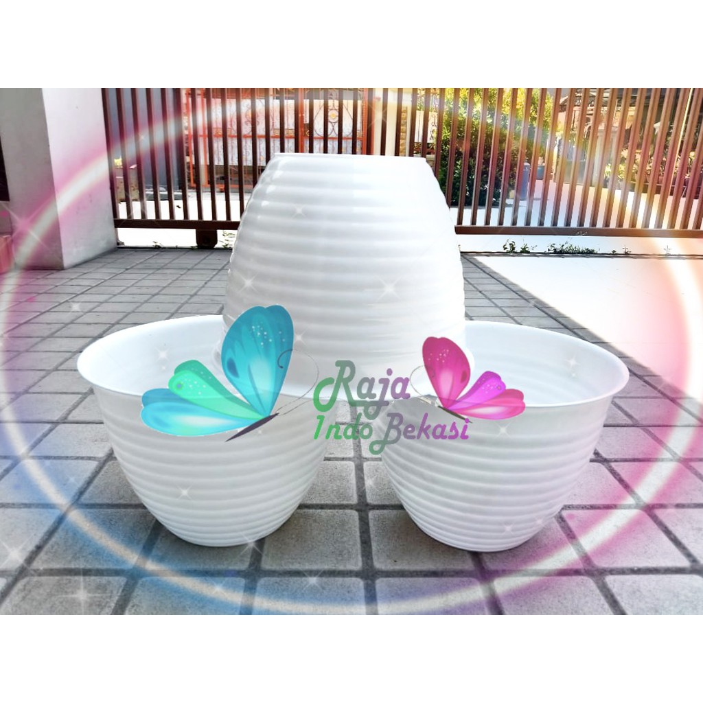 POT GOCCIE 28 PUTIH 23CM MOTIF TAWON Pot Hias Bunga Plastik 23 cm mirip tawon pot tanaman aglonema.