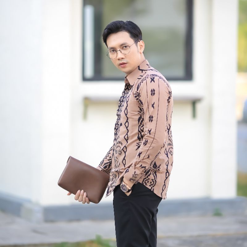 BATIK BOLO DEWO Motif Bintang Harapan Hem Atasan Kemeja Baju Batik Pria