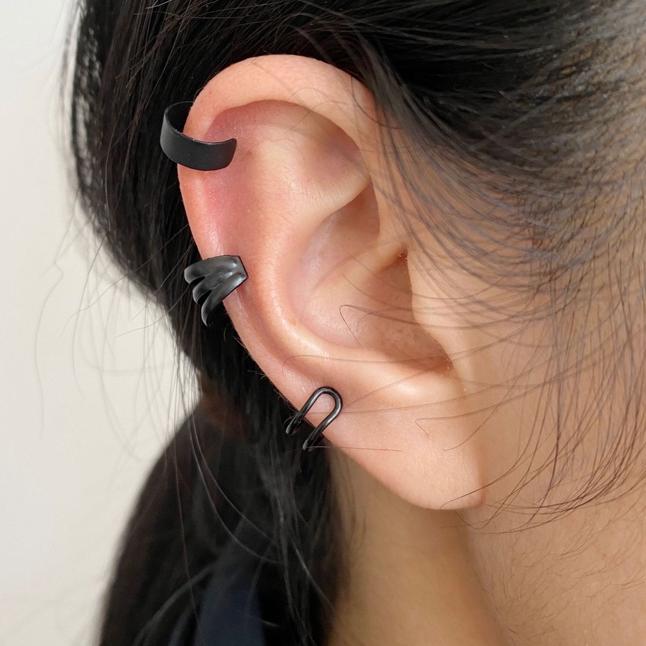 Anting Klip Tanpa Tindik Bentuk Daun Geometris Warna Hitam Bahan Logam Gaya Punk Gothic Untuk Pria Dan Wanita