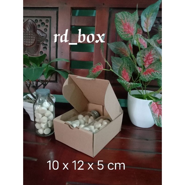 

kardus/box/karton 10x12x5 cm,box pizza,kotak souvenir,dus olshop