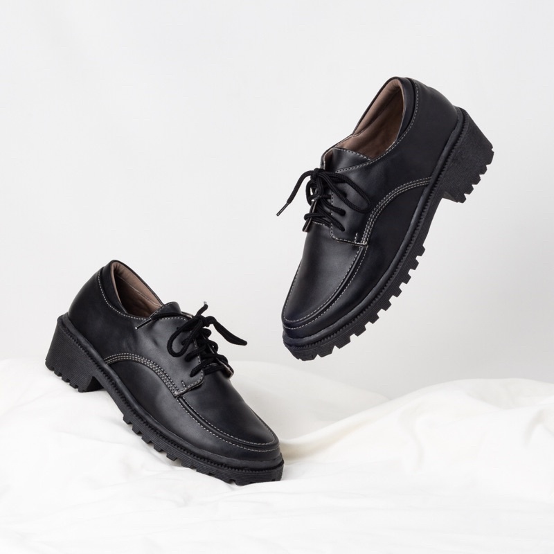 Sepatu Wanita Sneakers / Sepatu Oxford Wanita /  Platform Shoes / Platform Sneakers Hitam / Sepatu Hitam Flat Wanita TINOCHI Prilly