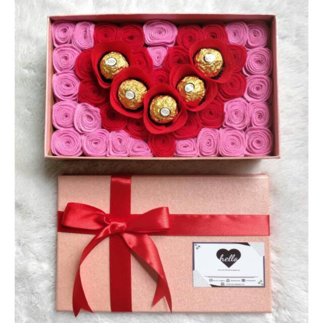Box Bunga Flanel + Coklat Ferrero Rocher / Felt Flower Box + Ferrero Rocher Chocolate Balls murah