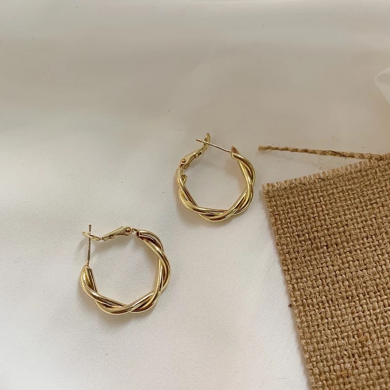 Fashion geometric twist earrings personality simple metal earrings 210807