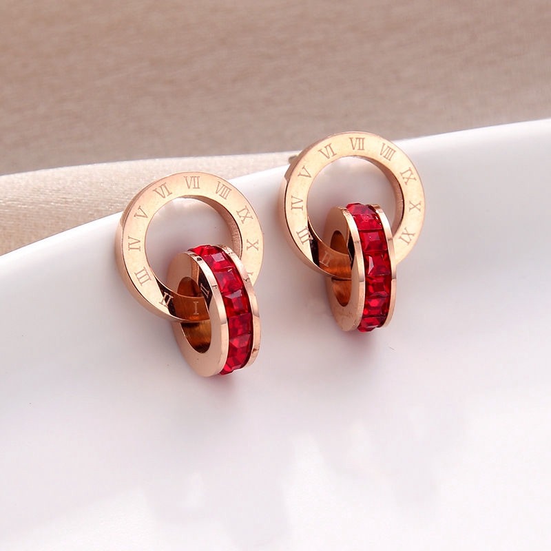 Anting Bentuk Cincin Ganda Bahan Titanium Aksen Berlian Warna Merah Dan Putih