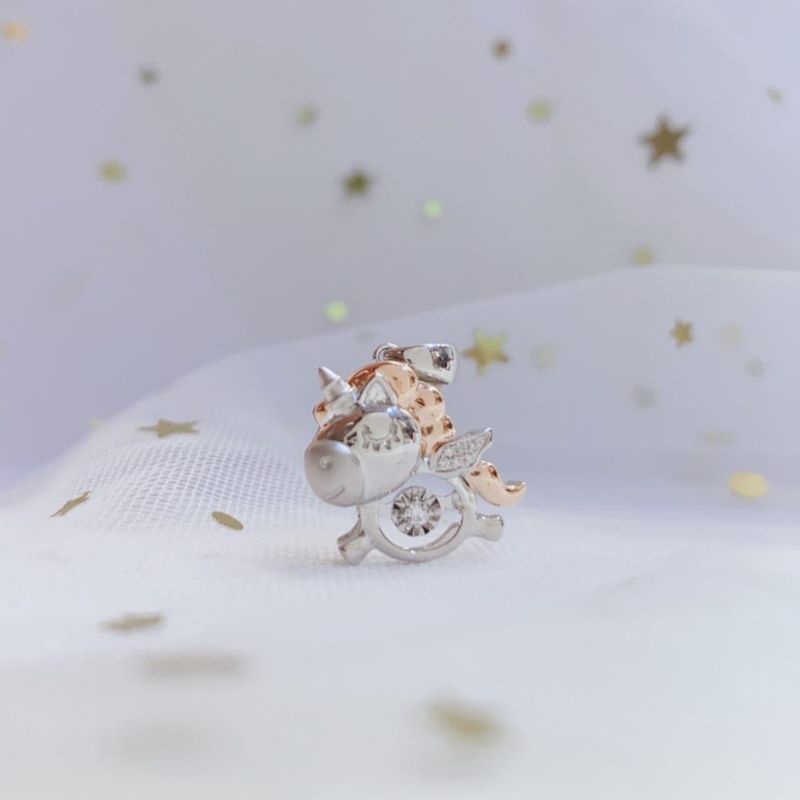Liontin Anak Berlian Eropa Emas Two Tone Gold Unicorn - Kate Harry Jewellery