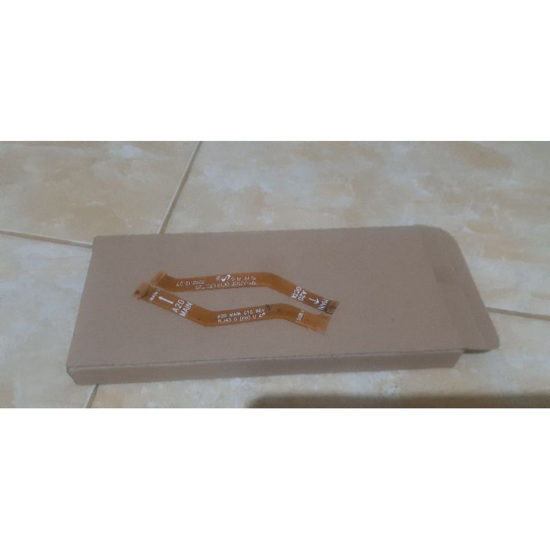fleksibel lcd conect dan ui conect(fleksibel ke mesin bawah) samsung a20