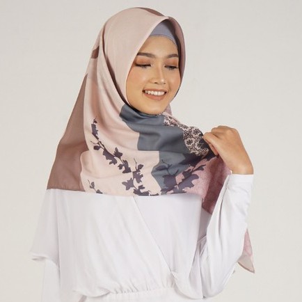 Jilbab Segiempat Elzatta Kaila Voal Premium Series-Hyacin - Dusty Pink