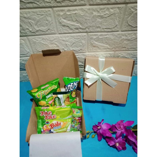 

Hampers jajan hampers wisuda souvenir ulang tahun jajan