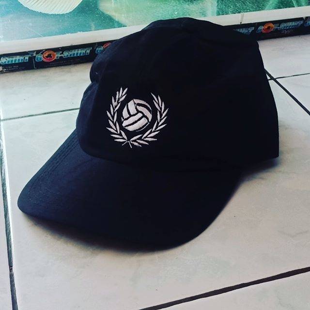 Topi bordir casual hitam