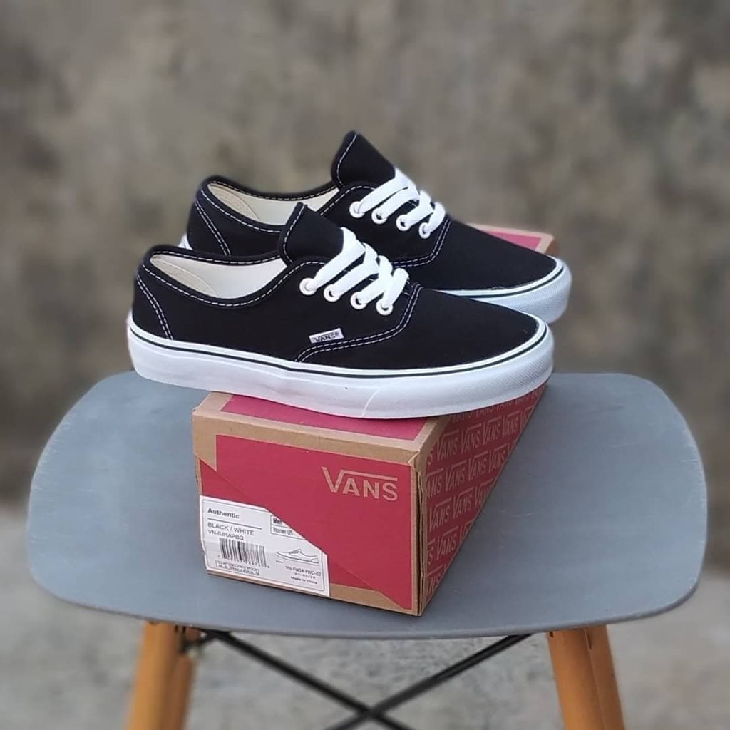 FashionPria>SepatuPria>Sneakers>SepatuVans