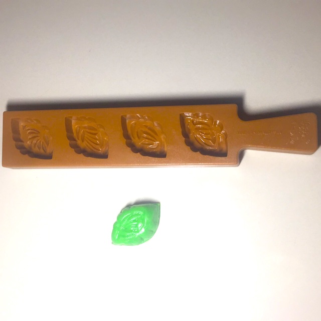 Cetakan Kue Bulan / Cetakan Nastar bentuk Daun.