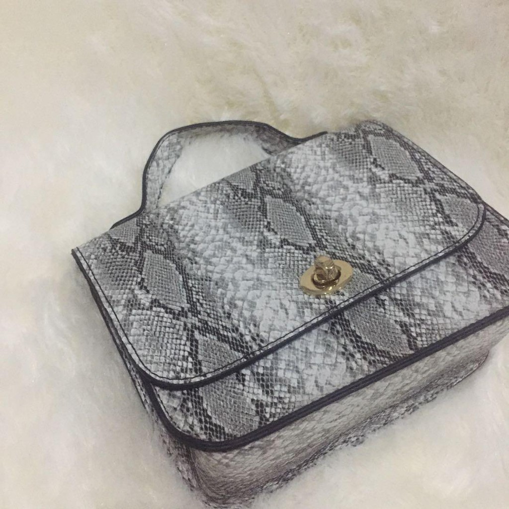 

TYPO Animal Print Bag Grey