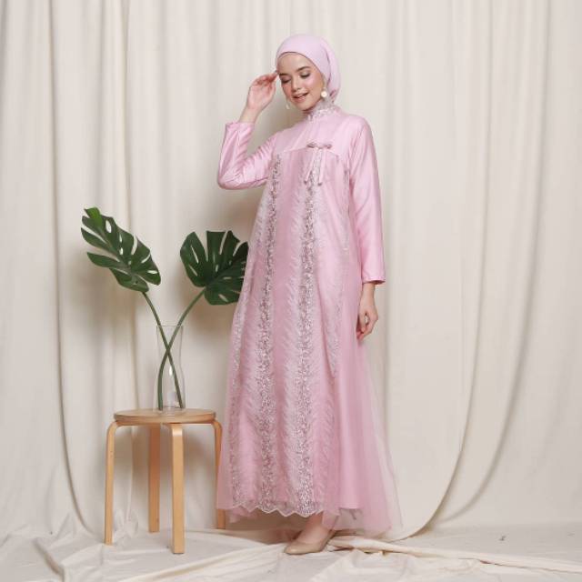 dress pesta warna rose gold