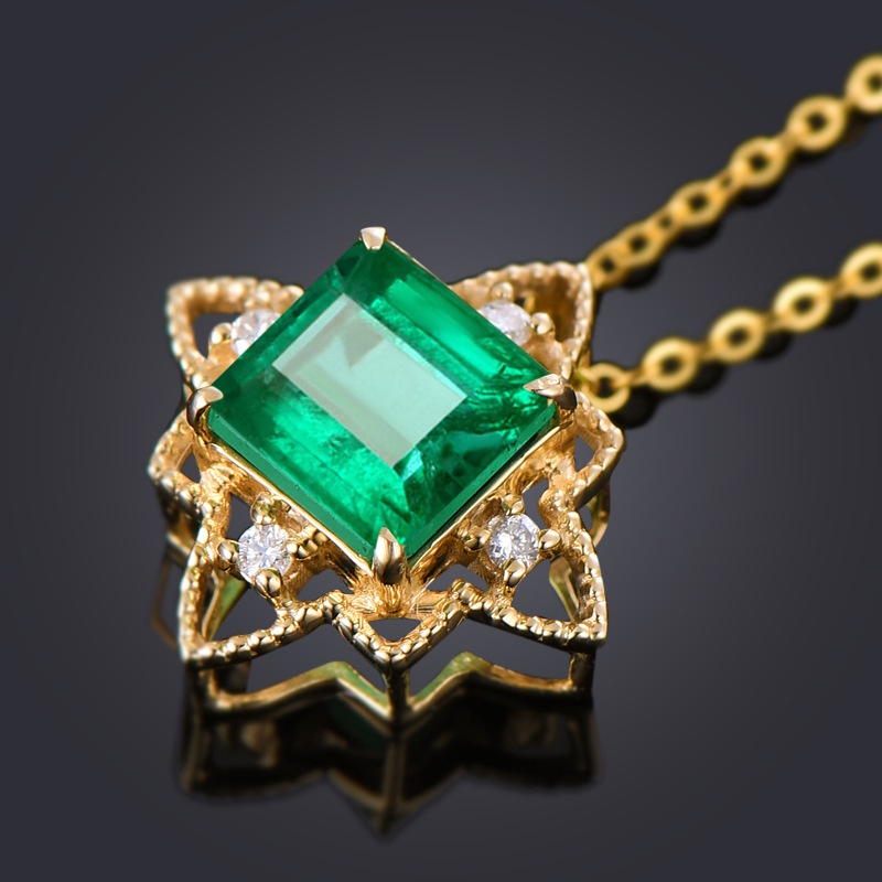 Goldkingdom Fashion Perhiasan Emas Asli Kadar 375 Bangkok Aksesoris Ready Stock Zamrud Liontin Berlapis Emas Bertatahkan Zirkon Wanita Klavikula Kalung Dengan Berlian Kekayaan