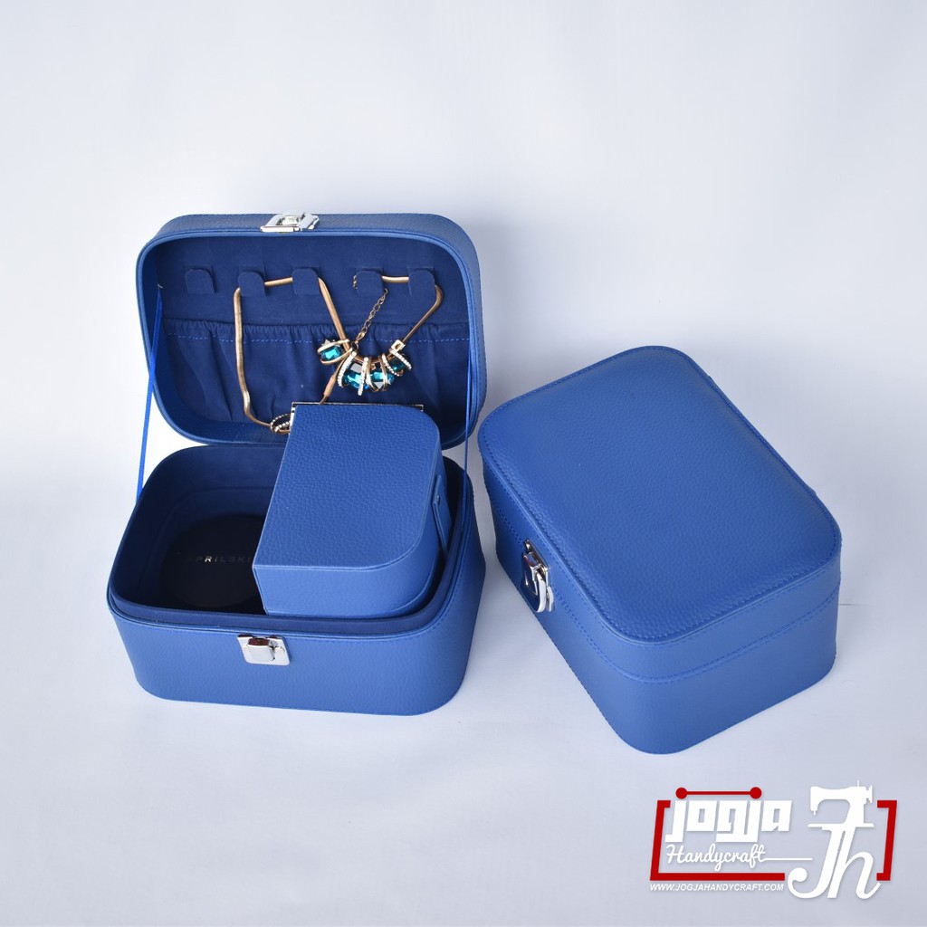 Jewellery Box With Traveller Case / Kotak Tempat Perhiasan dan Accesories Benheur