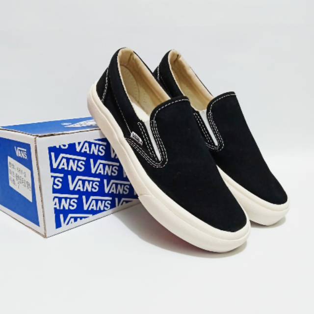 Vans slip on hitam putih